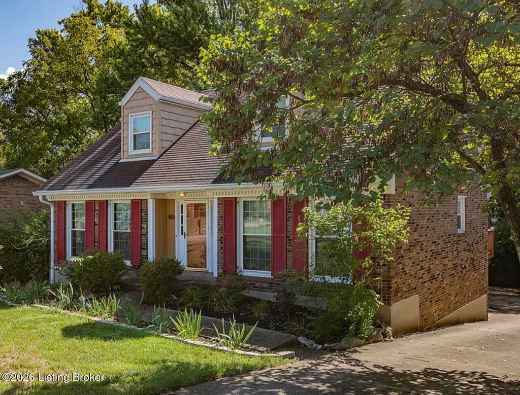 Photo of 3012 Lexham Rd, Louisville, KY 40220 (MLS # 1714137)