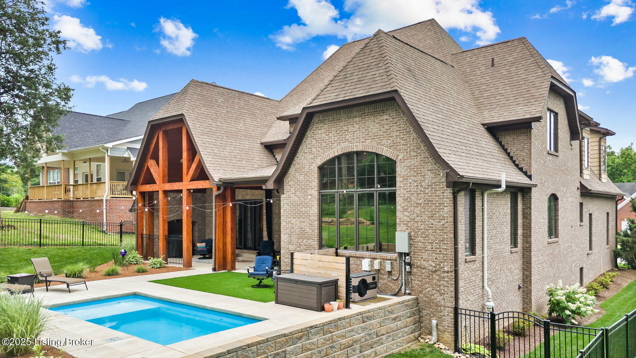 4225 Pleasant Glen Dr, Louisville, Kentucky image 3