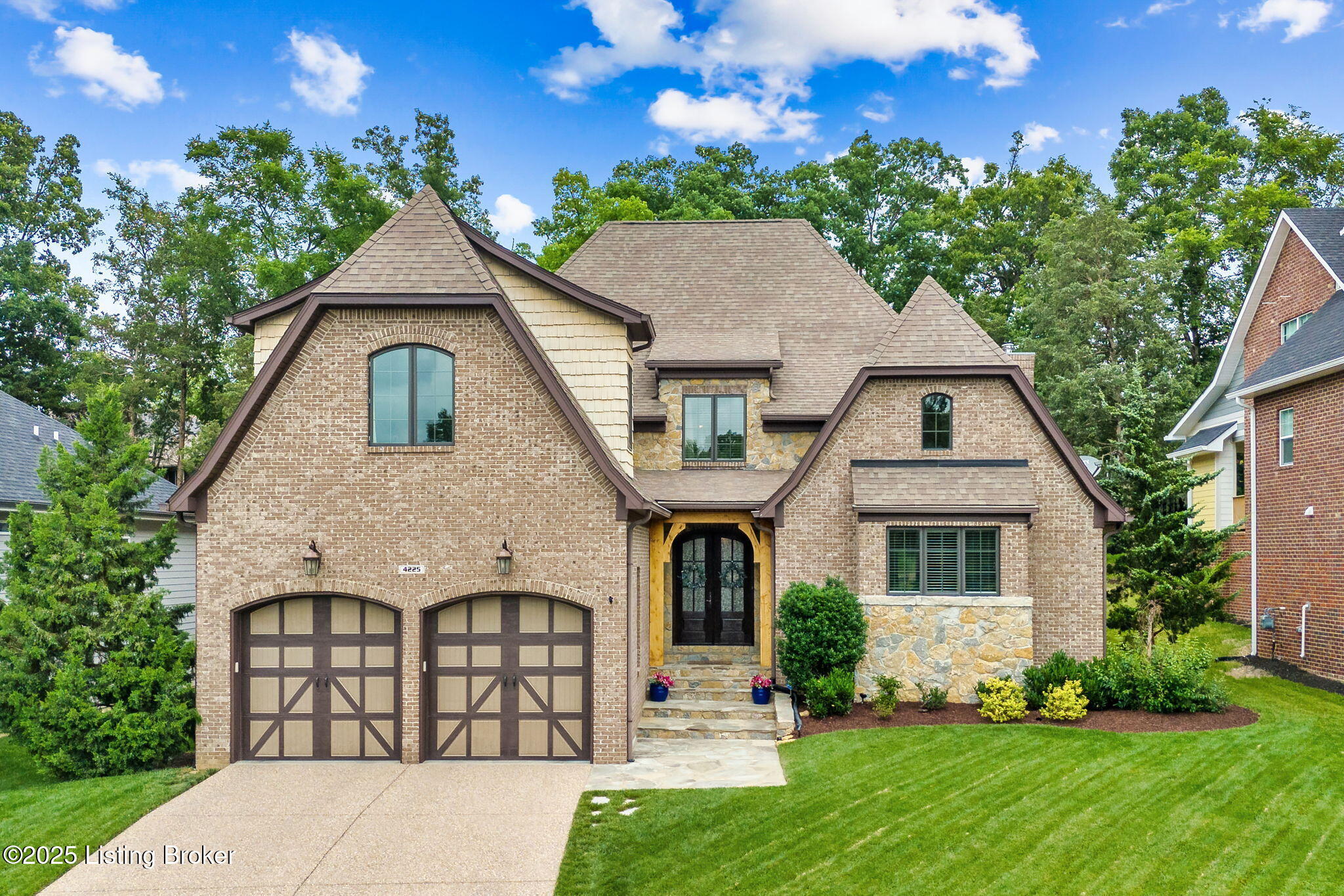 4225 Pleasant Glen Dr, Louisville, Kentucky image 2