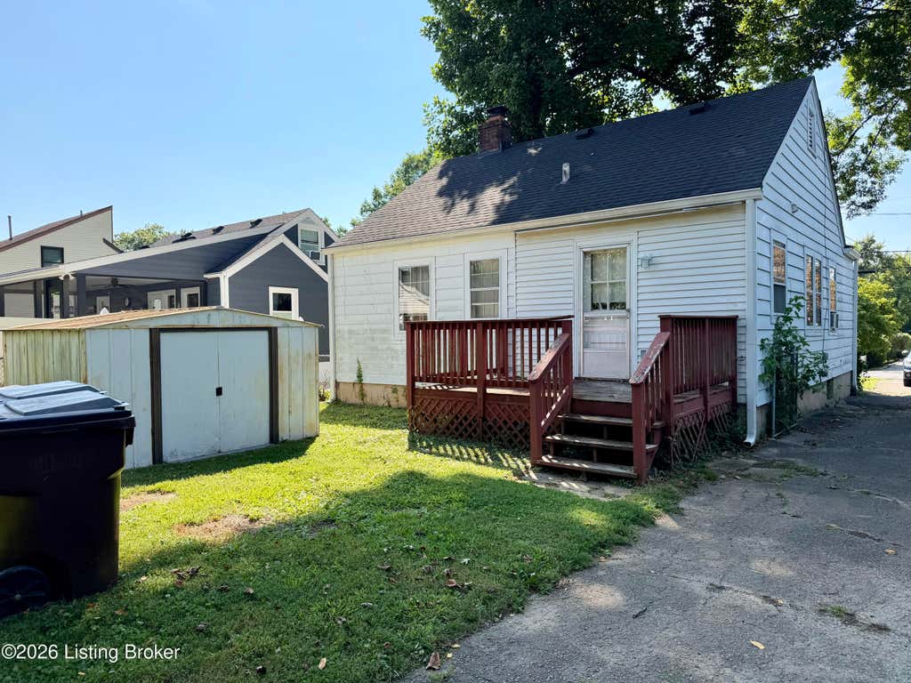 Photo of 4033 Massie Ave, Louisville, KY 40207 (MLS # 1725496)