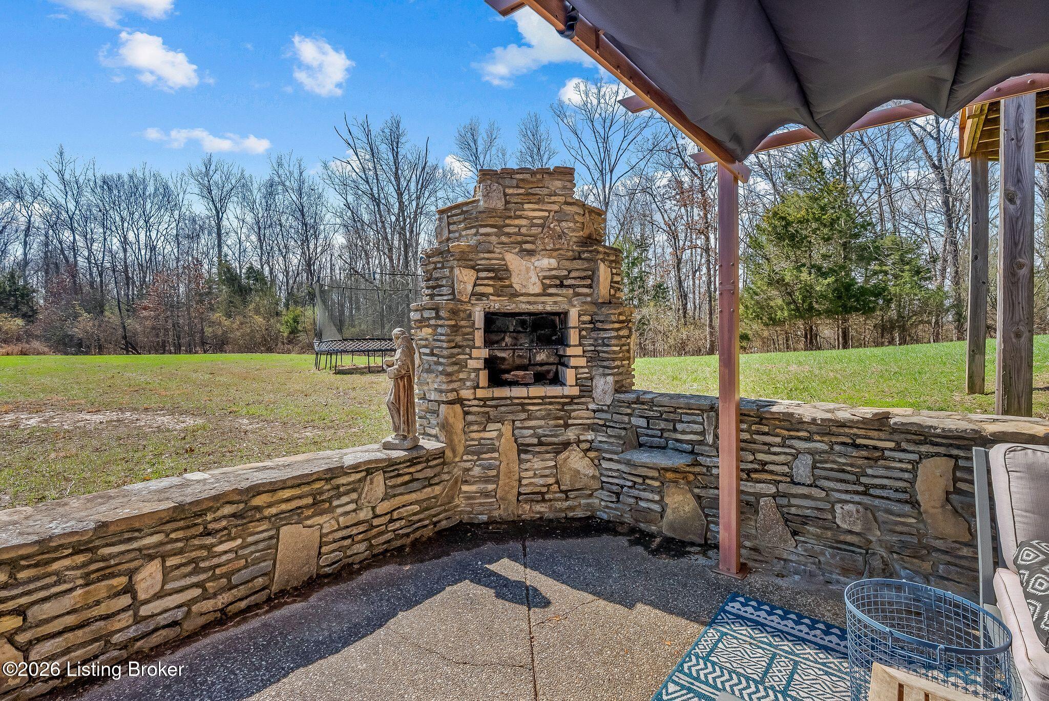 La Grange, Kentucky, 40031, United States, 5 Bedrooms Bedrooms, ,4 BathroomsBathrooms,Residential,Active,2026008