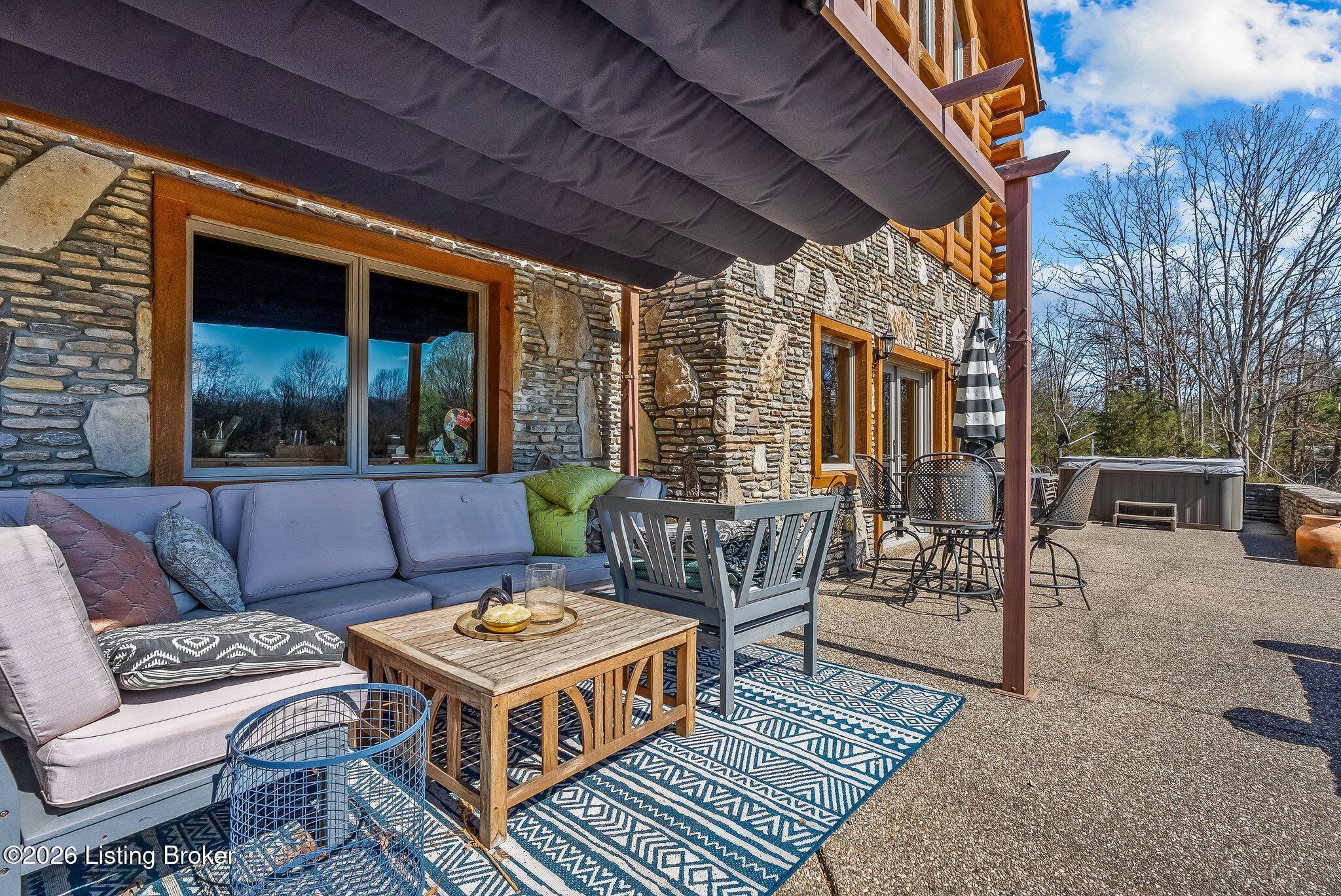 La Grange, Kentucky, 40031, United States, 5 Bedrooms Bedrooms, ,4 BathroomsBathrooms,Residential,Active,2026008