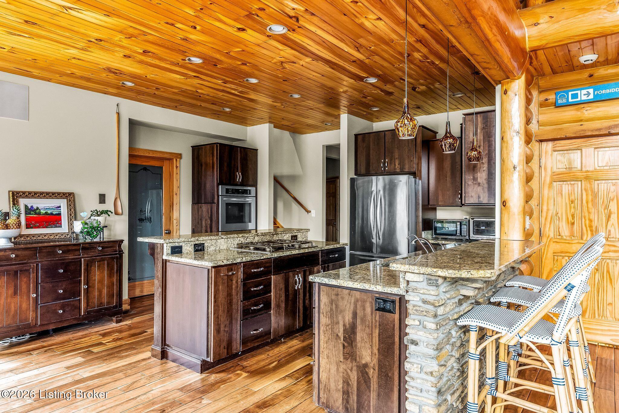 La Grange, Kentucky, 40031, United States, 5 Bedrooms Bedrooms, ,4 BathroomsBathrooms,Residential,Active,2026008