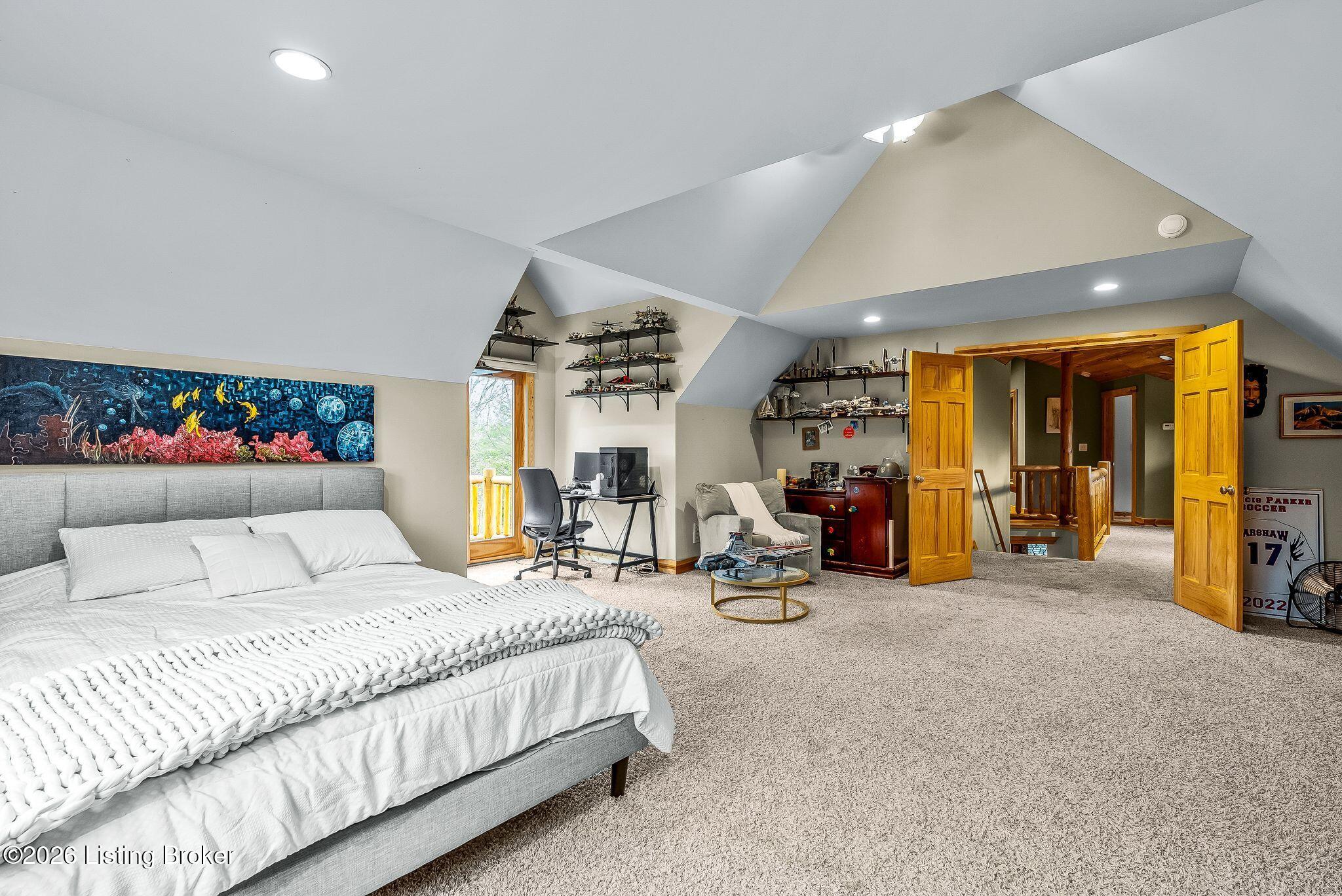 La Grange, Kentucky, 40031, United States, 5 Bedrooms Bedrooms, ,4 BathroomsBathrooms,Residential,Active,2026008