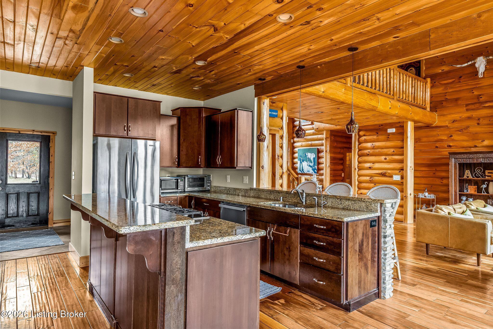 La Grange, Kentucky, 40031, United States, 5 Bedrooms Bedrooms, ,4 BathroomsBathrooms,Residential,Active,2026008
