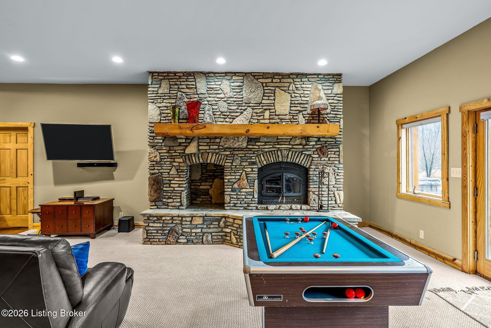 La Grange, Kentucky, 40031, United States, 5 Bedrooms Bedrooms, ,4 BathroomsBathrooms,Residential,Active,2026008