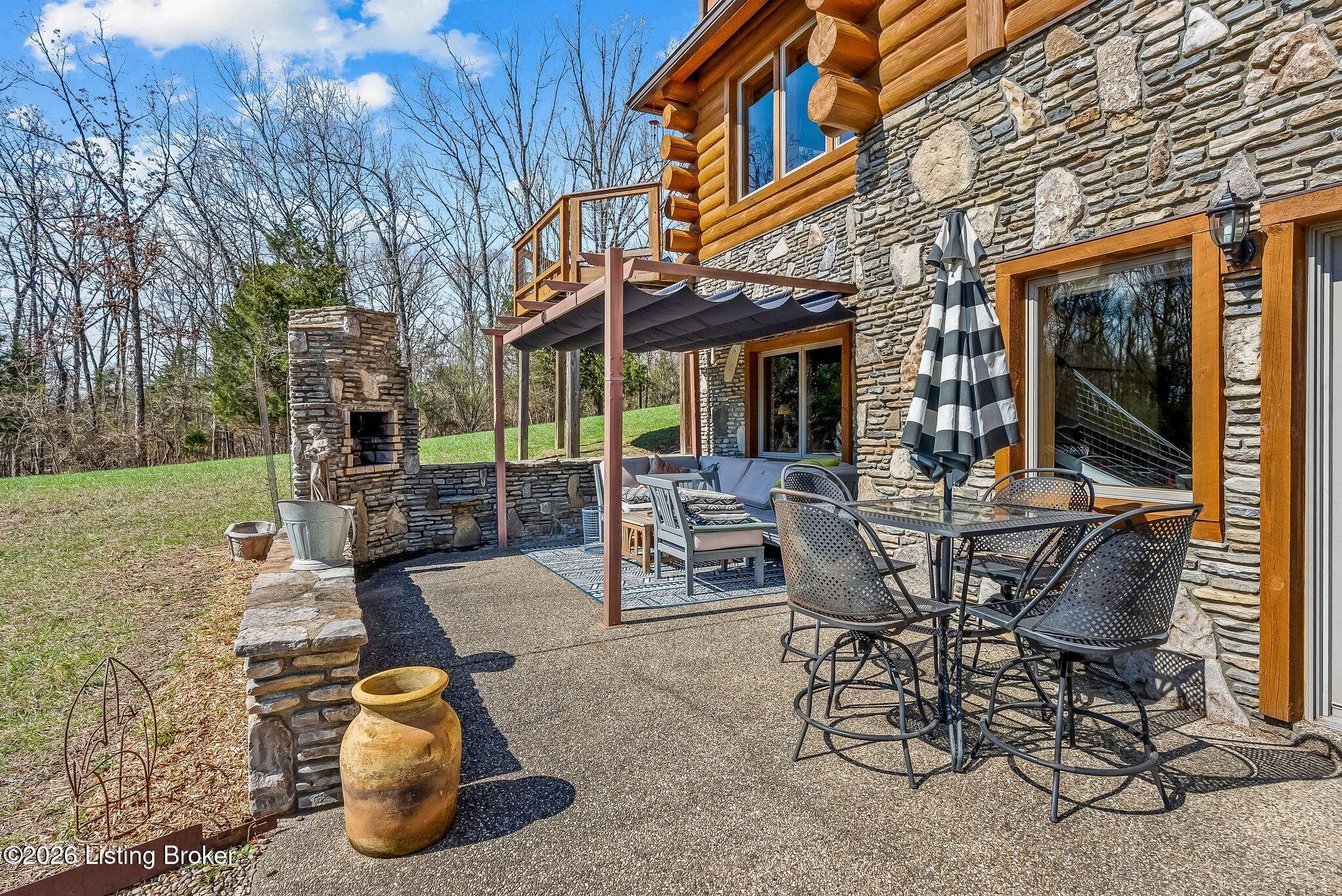 La Grange, Kentucky, 40031, United States, 5 Bedrooms Bedrooms, ,4 BathroomsBathrooms,Residential,Active,2026008