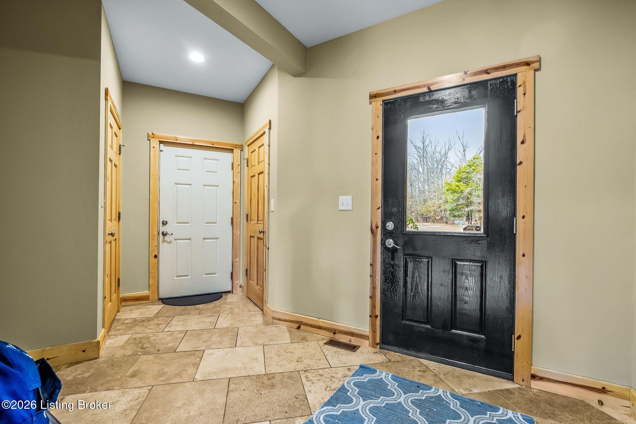 La Grange, Kentucky, 40031, United States, 5 Bedrooms Bedrooms, ,4 BathroomsBathrooms,Residential,Active,2026008