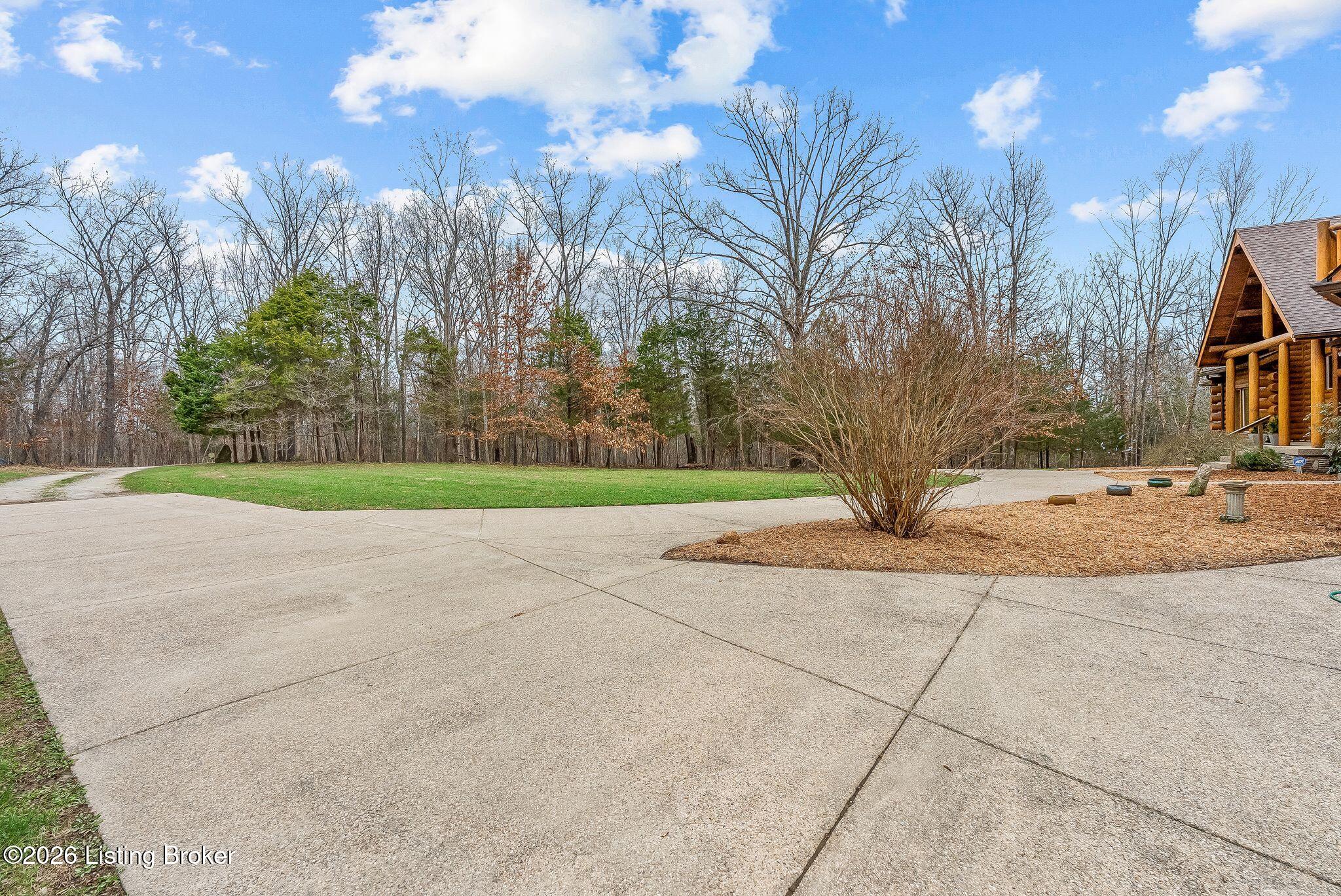La Grange, Kentucky, 40031, United States, 5 Bedrooms Bedrooms, ,4 BathroomsBathrooms,Residential,Active,2026008