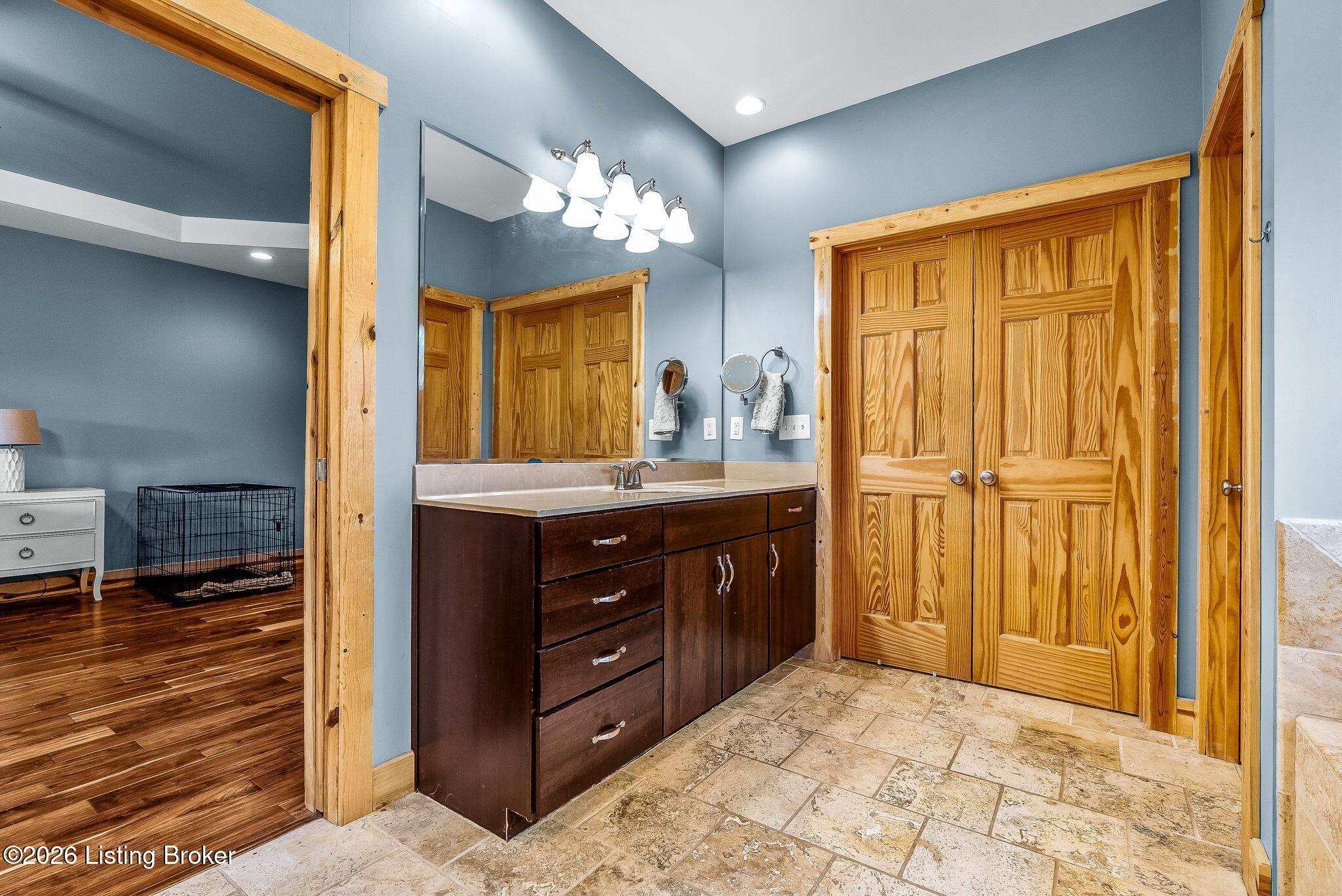 La Grange, Kentucky, 40031, United States, 5 Bedrooms Bedrooms, ,4 BathroomsBathrooms,Residential,Active,2026008