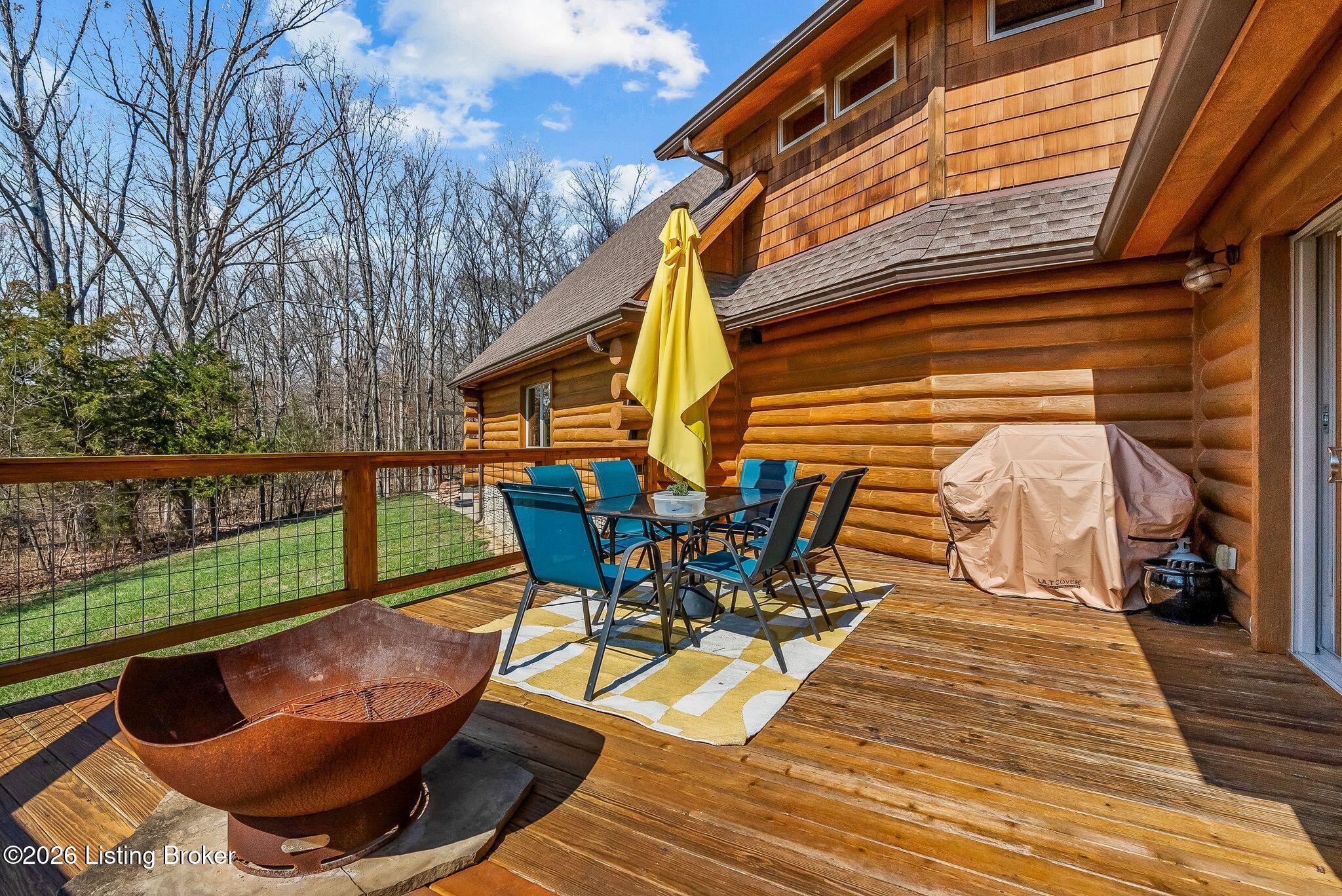 La Grange, Kentucky, 40031, United States, 5 Bedrooms Bedrooms, ,4 BathroomsBathrooms,Residential,Active,2026008
