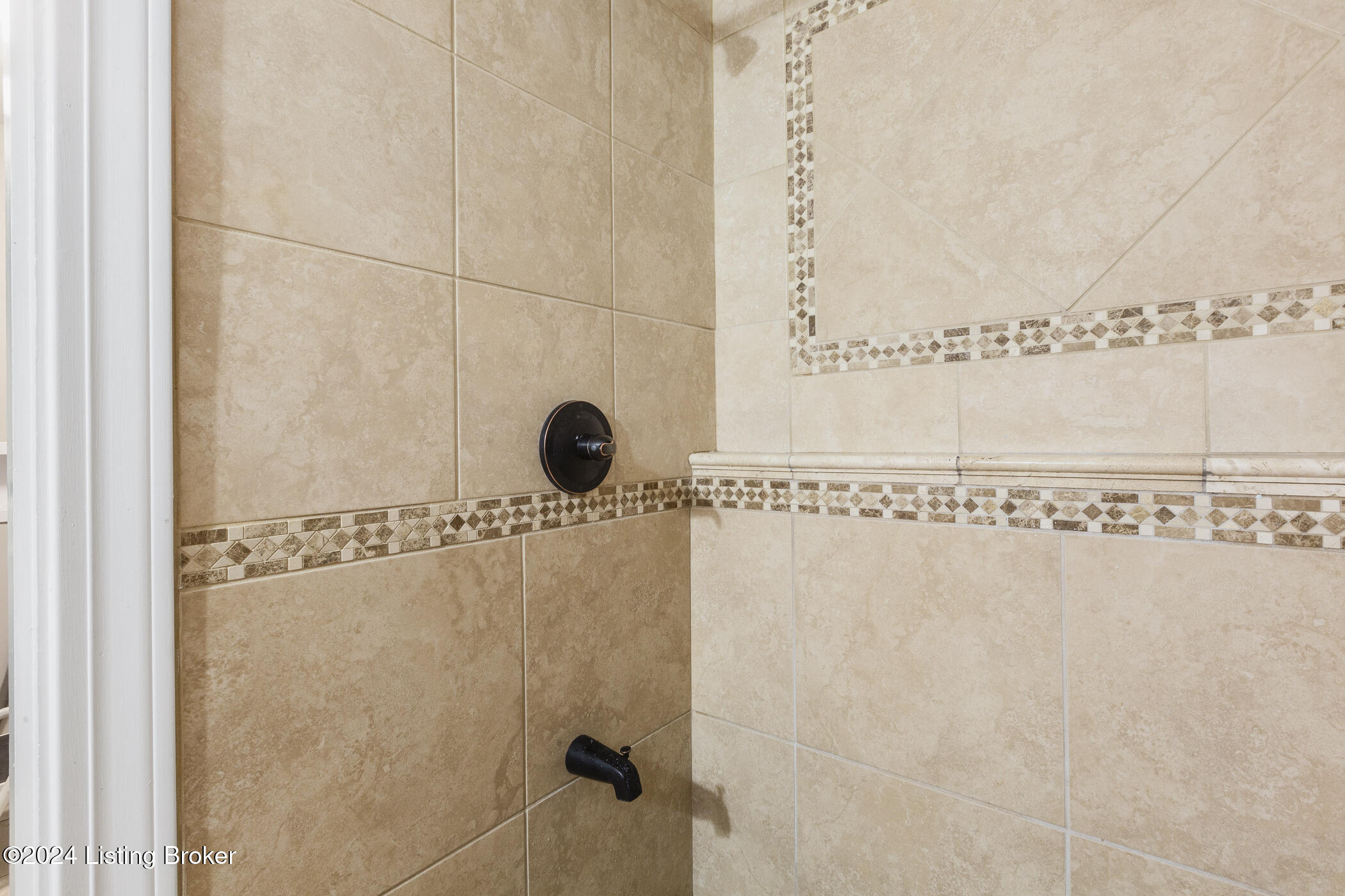 8301 Denise Dr, Louisville, Pennsylvania image 32