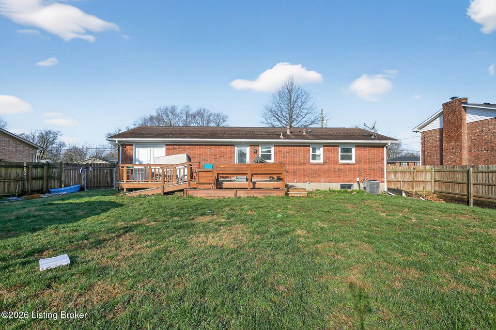 Photo of 8811 Cottingham Way, Louisville, KY 40258 (MLS # 1711589)