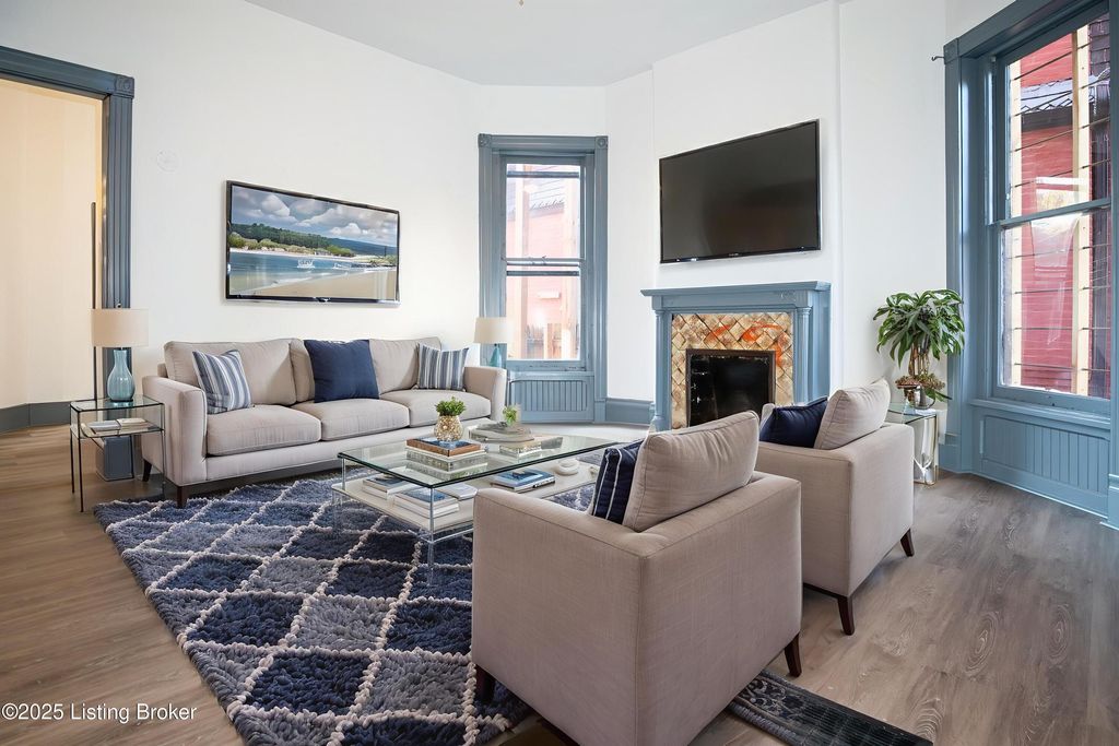 Photo of 1219 S 2nd St #1, Louisville, KY 40203 (MLS # 1705602)