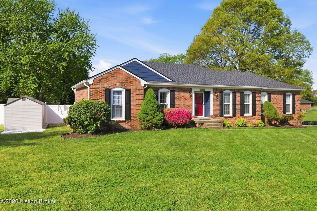 Photo of 1202 Cedarbrook Rd, Goshen, KY 40026 (MLS # 1715268)