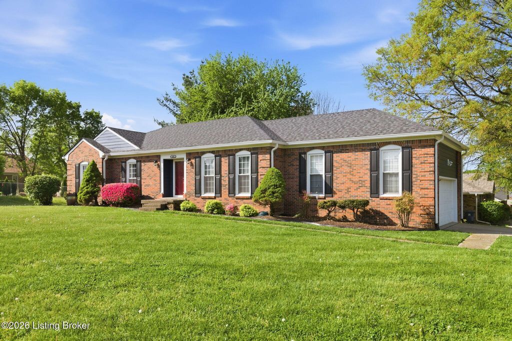 Photo of 1202 Cedarbrook Rd, Goshen, KY 40026 (MLS # 1715268)