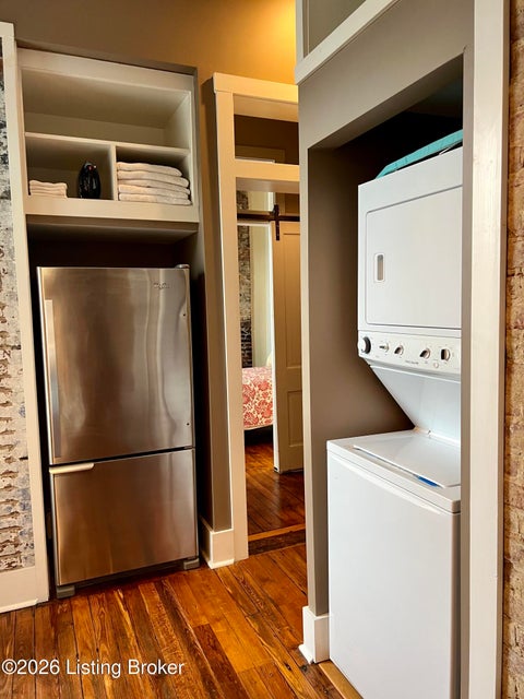 Tiny photo for 728 E Chestnut St, Louisville, KY 40202 (MLS # 1730968)