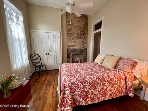 Tiny photo for 728 E Chestnut St, Louisville, KY 40202 (MLS # 1730968)