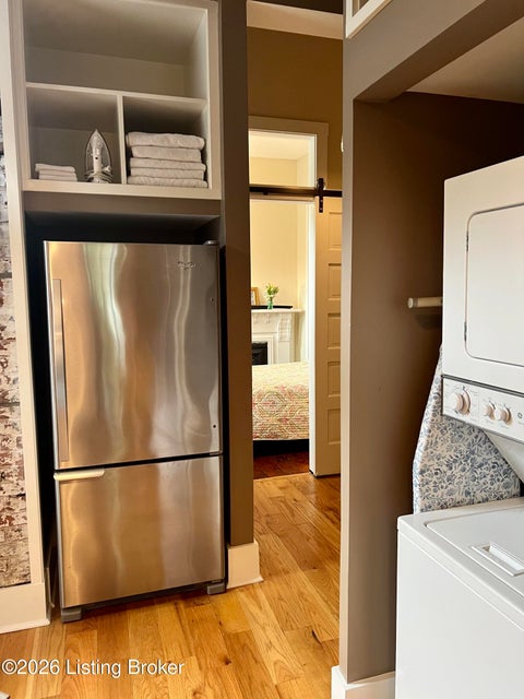Tiny photo for 728 E Chestnut St, Louisville, KY 40202 (MLS # 1730968)