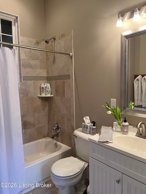 Tiny photo for 728 E Chestnut St, Louisville, KY 40202 (MLS # 1730968)
