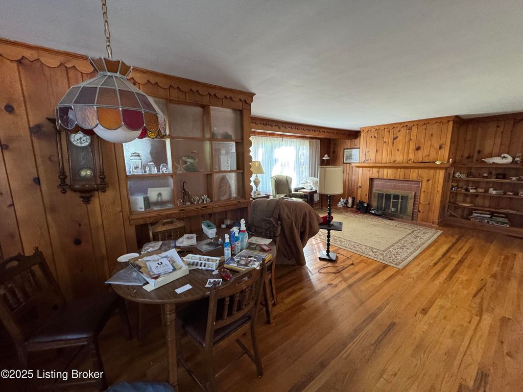 Photo of 5412 Westhall Ave, Louisville, KY 40214 (MLS # 1701210)