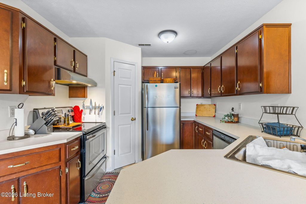 Photo of 126 Frank Ln, Mt Washington, KY 40047 (MLS # 1717502)