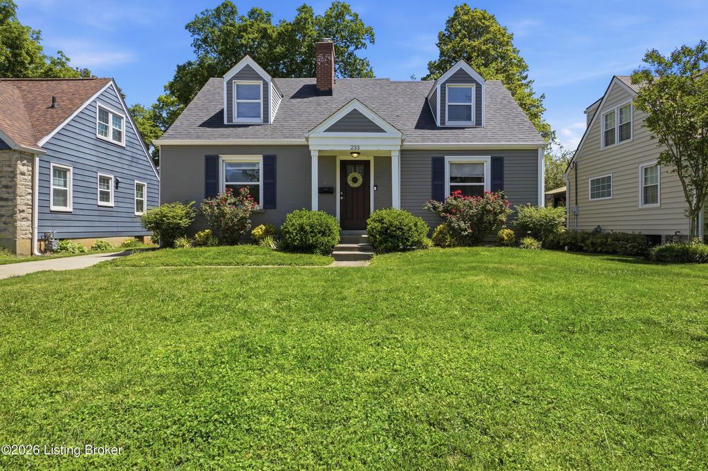 Photo of 233 Monohan Dr, Louisville, KY 40207 (MLS # 1717335)