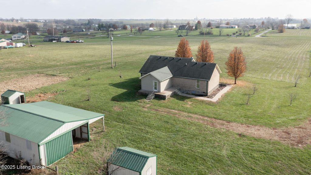 Photo of 1310 Watkins Ln, Pleasureville, KY 40057 (MLS # 1704721)