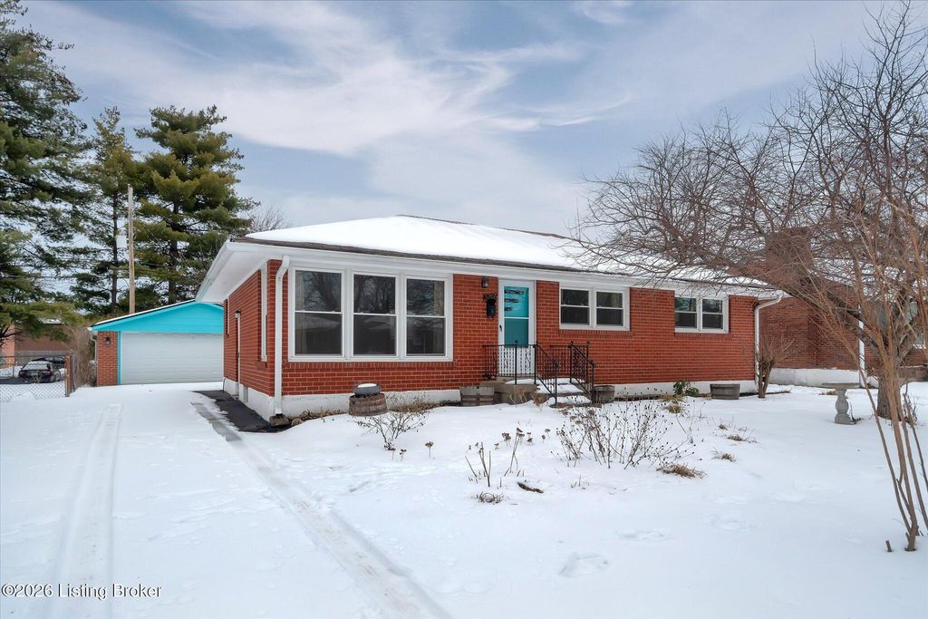 Photo of 3207 Ellis Way, Louisville, KY 40220 (MLS # 1709444)