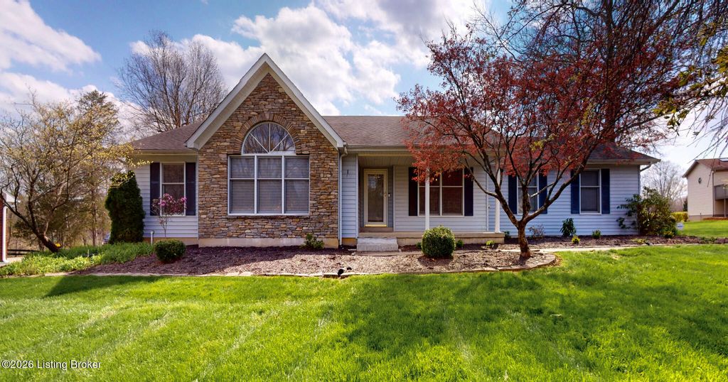 Photo of 1003 Benton Ridge Dr, Louisville, KY 40245 (MLS # 1712928)