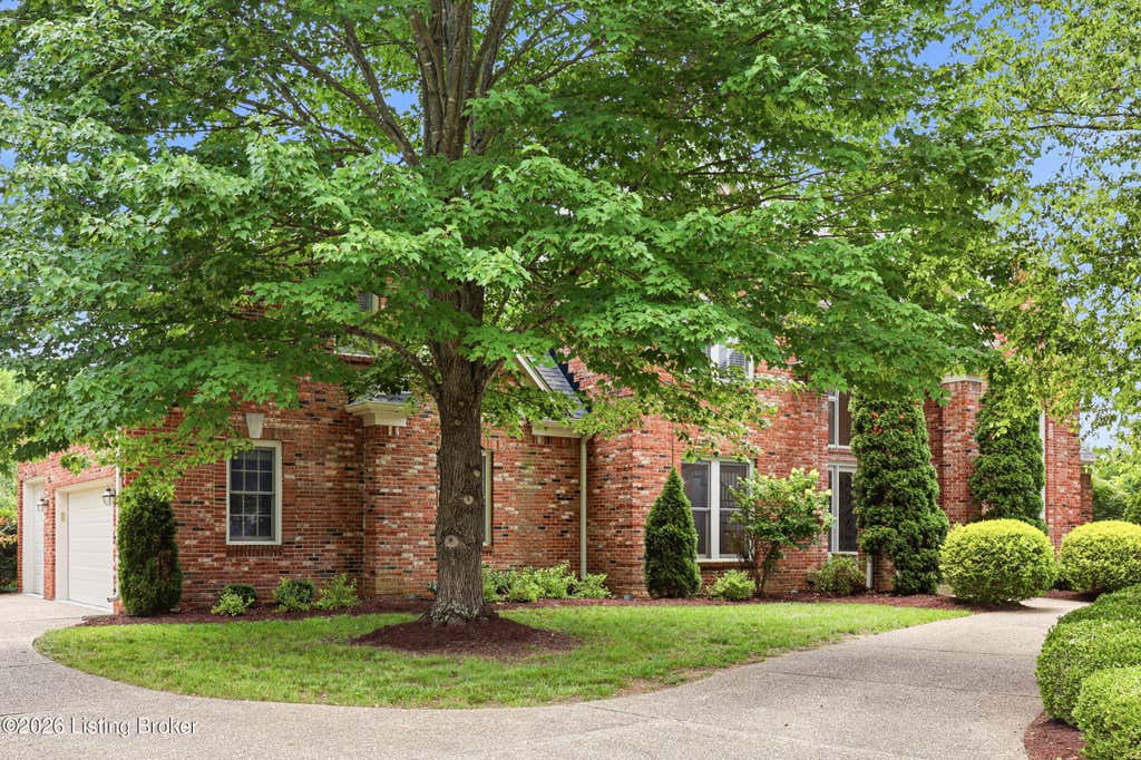 Photo of 205 Sycamore Hills Ct, Louisville, KY 40245 (MLS # 1722869)