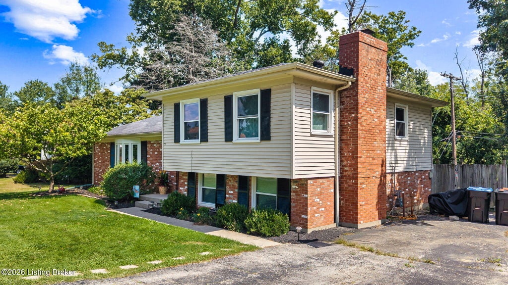 Photo of 9316 Tiverton Way, Louisville, KY 40242 (MLS # 1727691)
