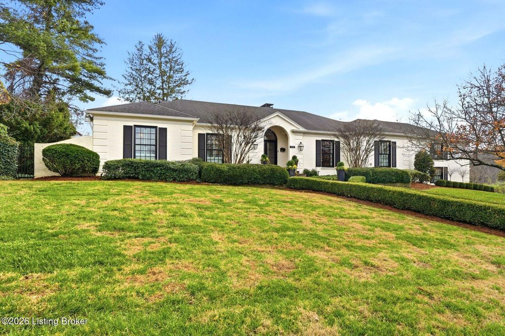 Photo of 1013 Alta Cir, Louisville, KY 40205 (MLS # 1706334)