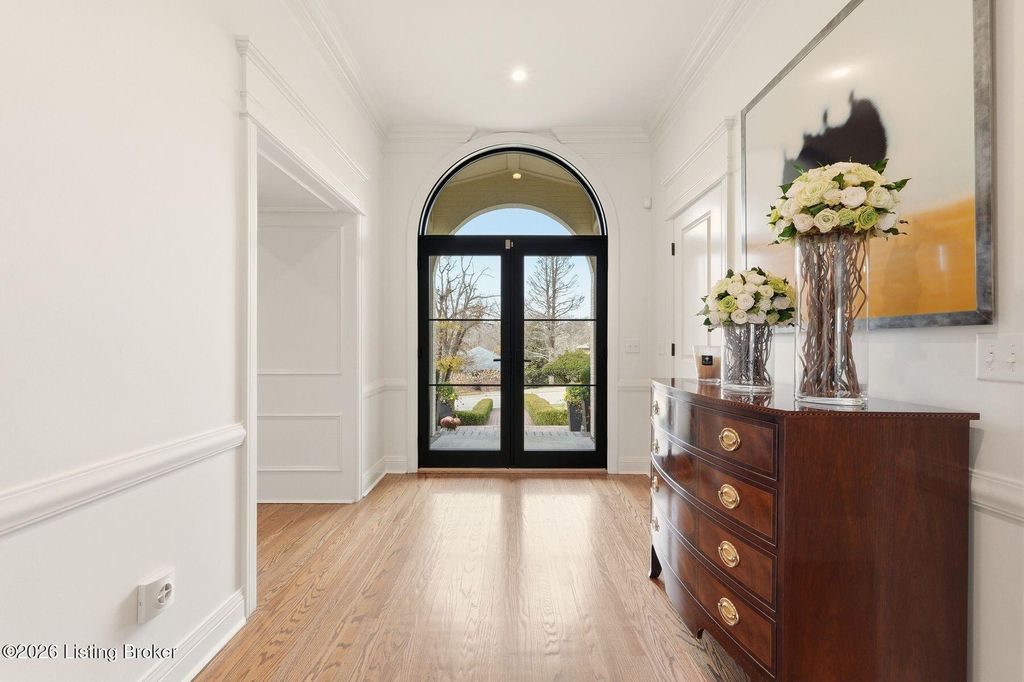 Photo of 1013 Alta Cir, Louisville, KY 40205 (MLS # 1706334)