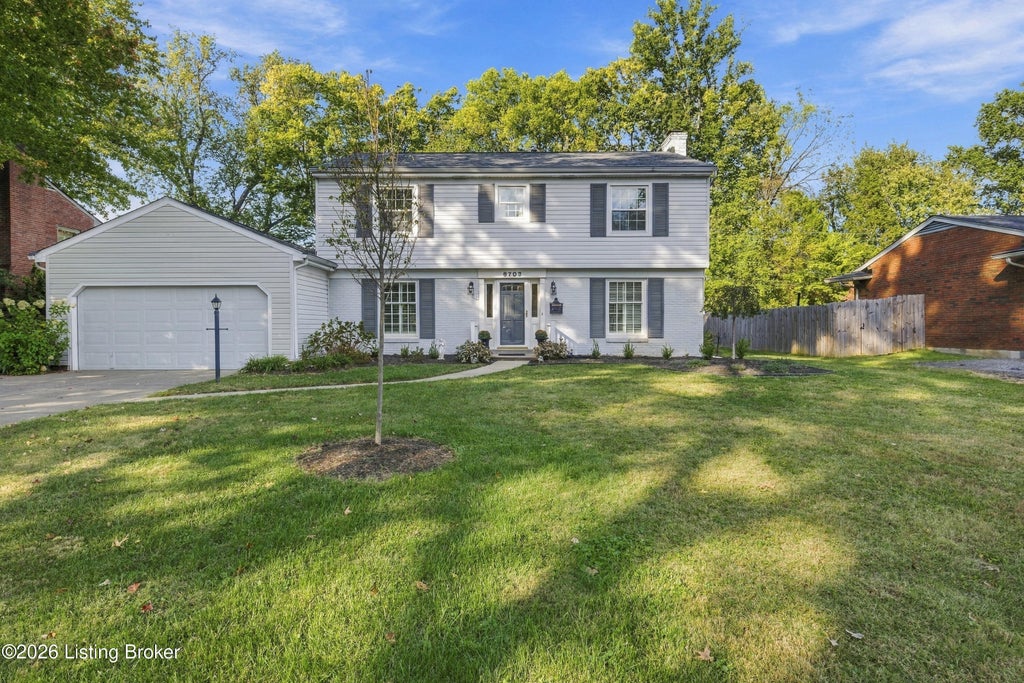 Photo of 6703 Bedford Ln, Louisville, KY 40222 (MLS # 1731932)