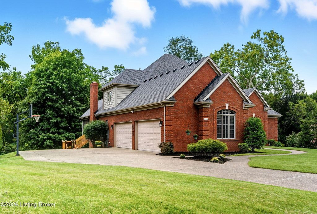 Photo of 13304 Ashford Cir, Goshen, KY 40026 (MLS # 1714287)