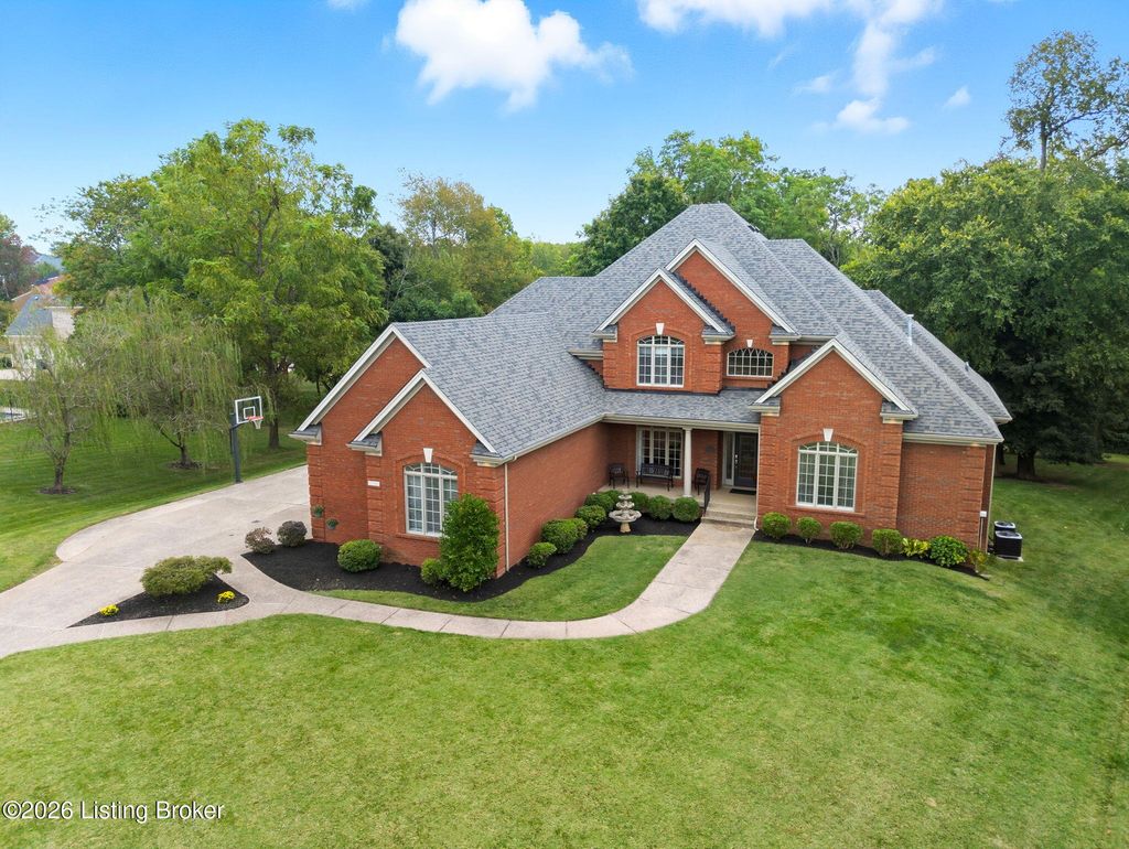 Photo of 13304 Ashford Cir, Goshen, KY 40026 (MLS # 1714287)