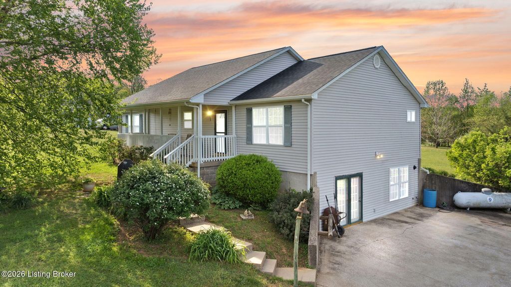 Photo of 2563 W Rhudes Creek Rd, Elizabethtown, KY 42701 (MLS # 1714879)