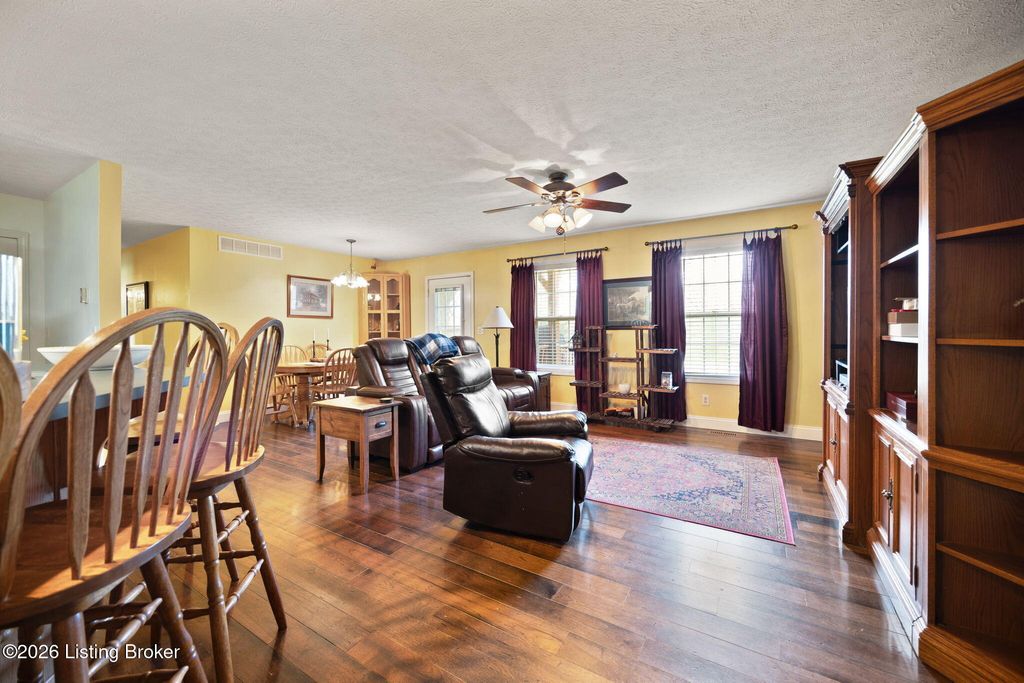 Photo of 2563 W Rhudes Creek Rd, Elizabethtown, KY 42701 (MLS # 1714879)