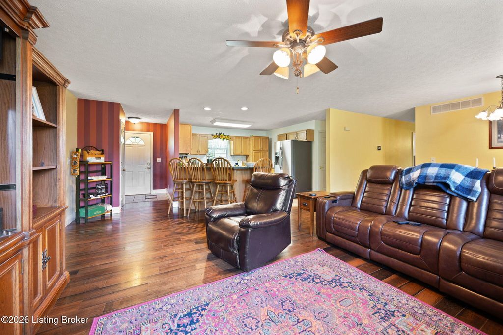 Photo of 2563 W Rhudes Creek Rd, Elizabethtown, KY 42701 (MLS # 1714879)