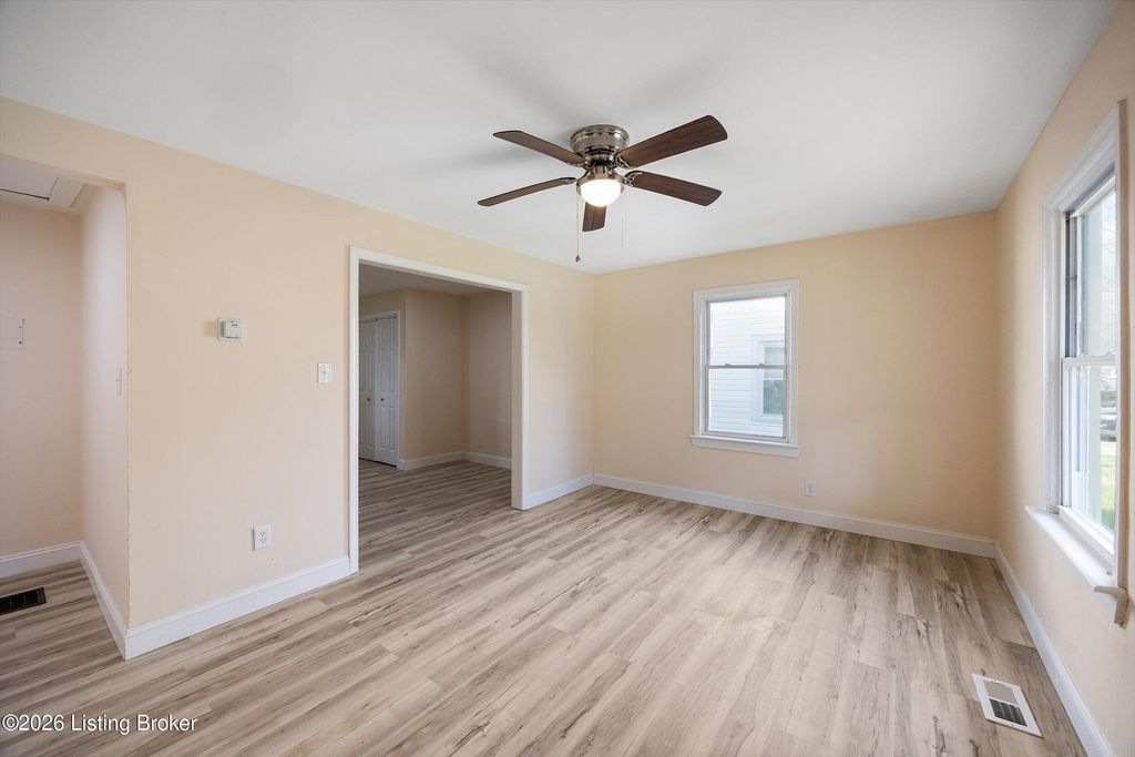 Photo of 2726 Algonquin Pkwy, Louisville, KY 40210 (MLS # 1713341)