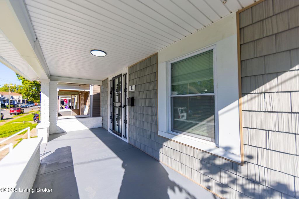 Photo of 111 S 43rd St, Louisville, KY 40212 (MLS # 1706725)