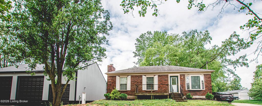 Photo of 143 Kimberly Ct, Mt Washington, KY 40047 (MLS # 1716181)