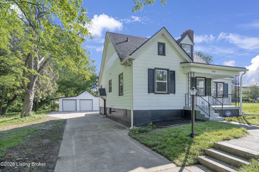 Photo of 1813 Rockford Ln, Louisville, KY 40216 (MLS # 1717372)