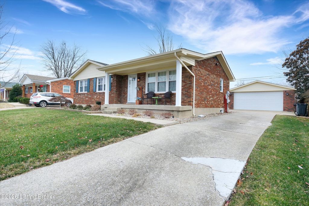 Photo of 8107 Jasmine Ln, Louisville, KY 40228 (MLS # 1706209)