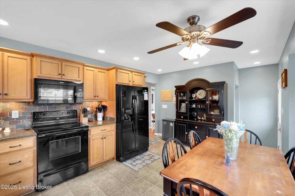 Photo of 8107 Jasmine Ln, Louisville, KY 40228 (MLS # 1706209)