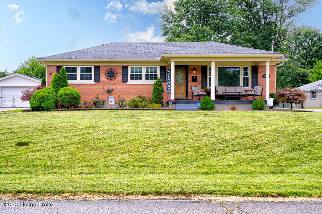 Photo of 4926 Determine Ln, Louisville, KY 40216 (MLS # 1722902)