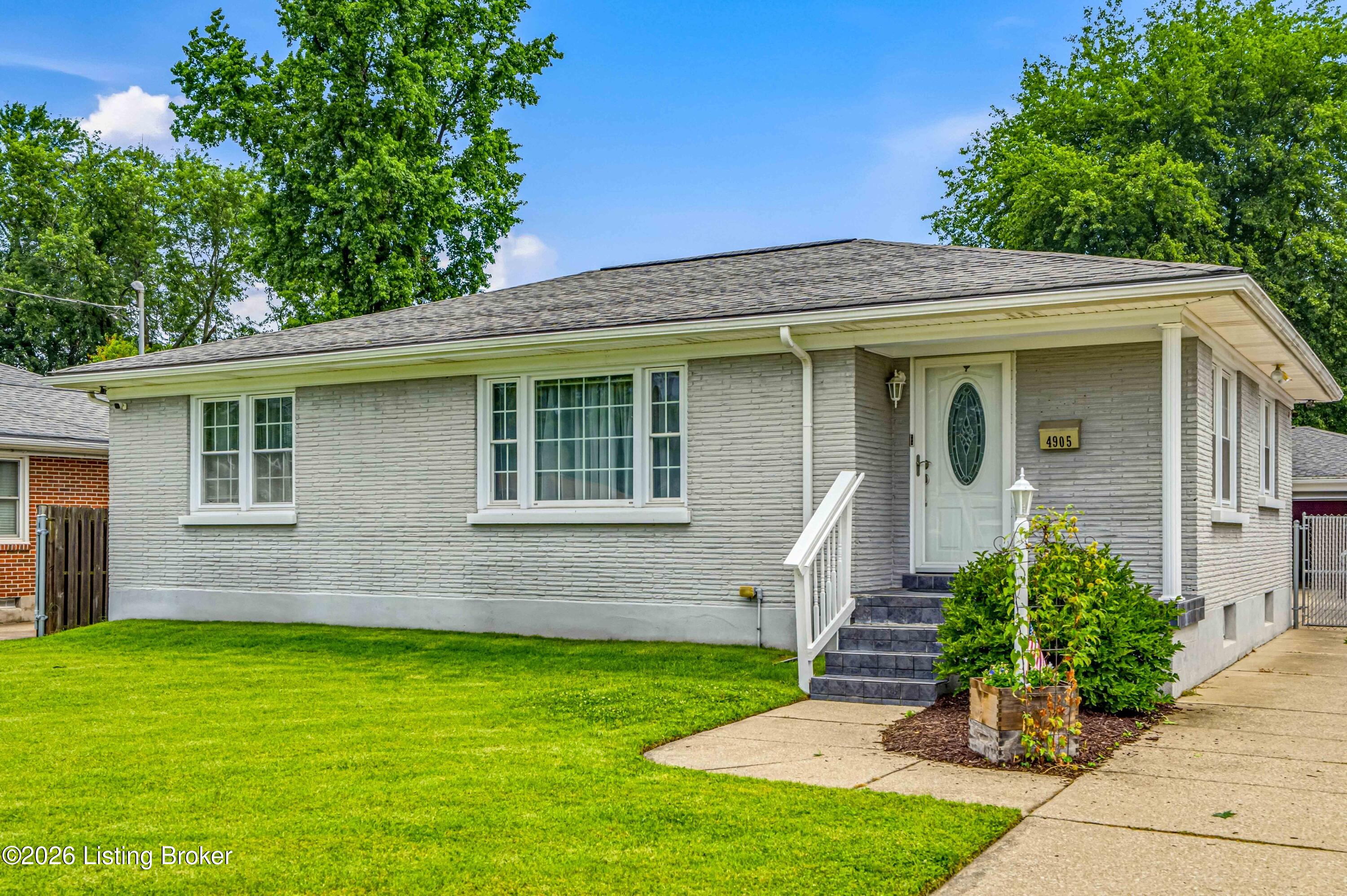 Photo 1 of 54 — 4905 Paramount Dr, Louisville, KY 40258