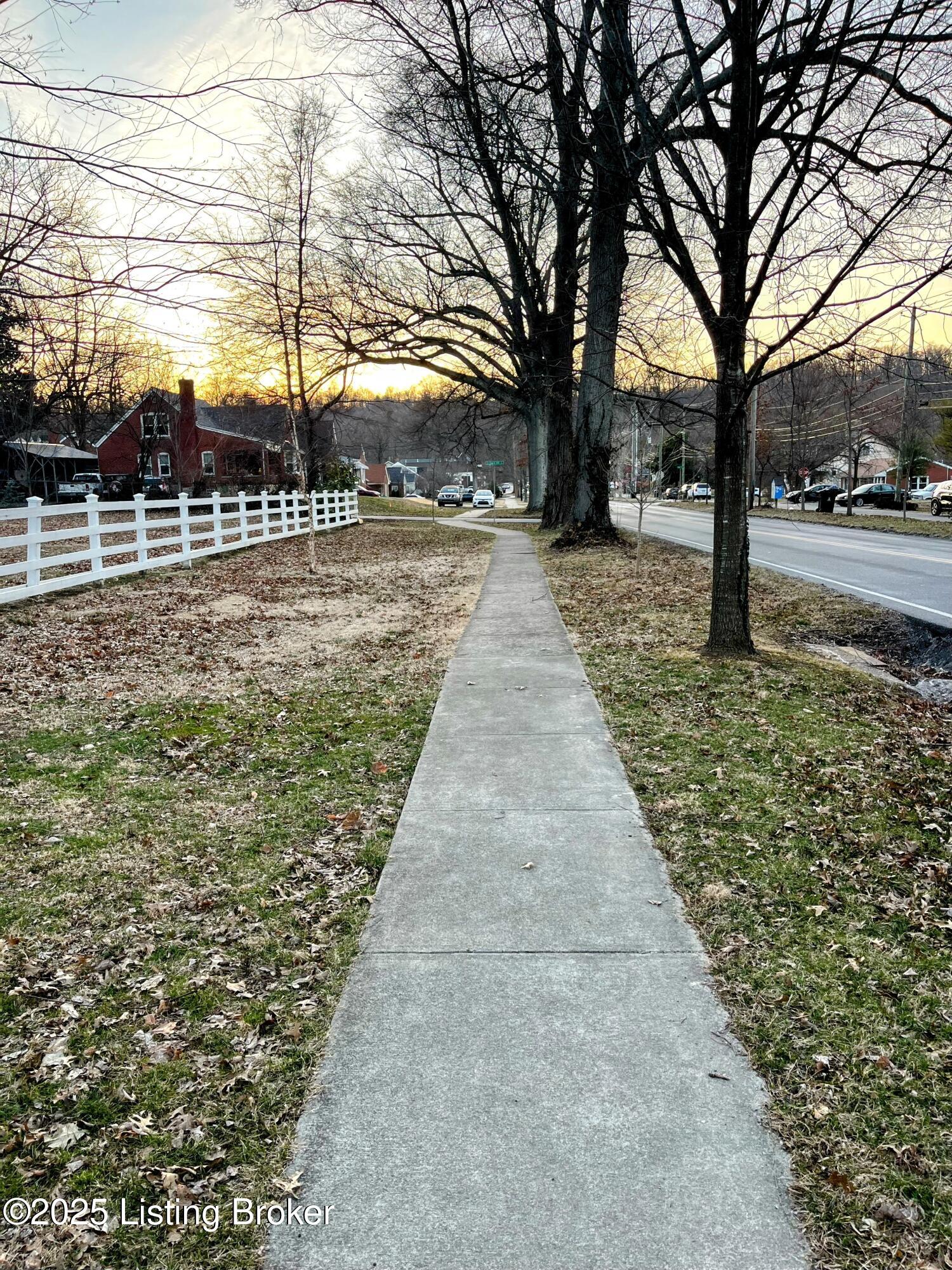 500 W Kenwood Dr, Louisville, Kentucky image 27