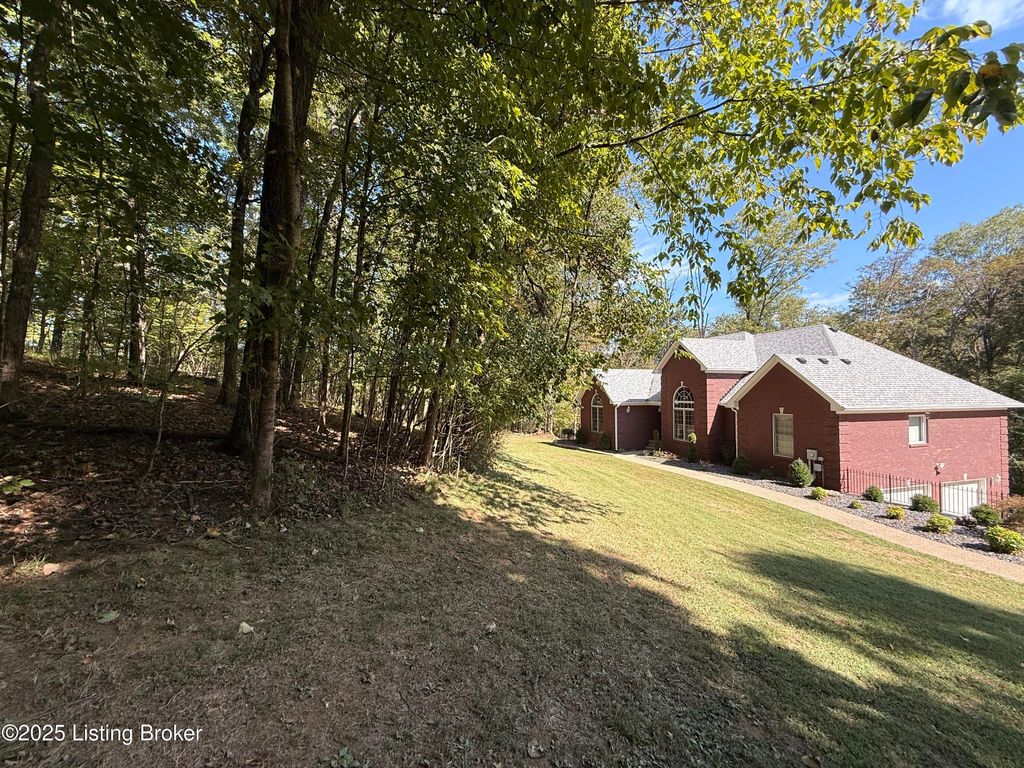 Photo of 765 Wilderness Trail, Shepherdsville, KY 40165 (MLS # 1700047)
